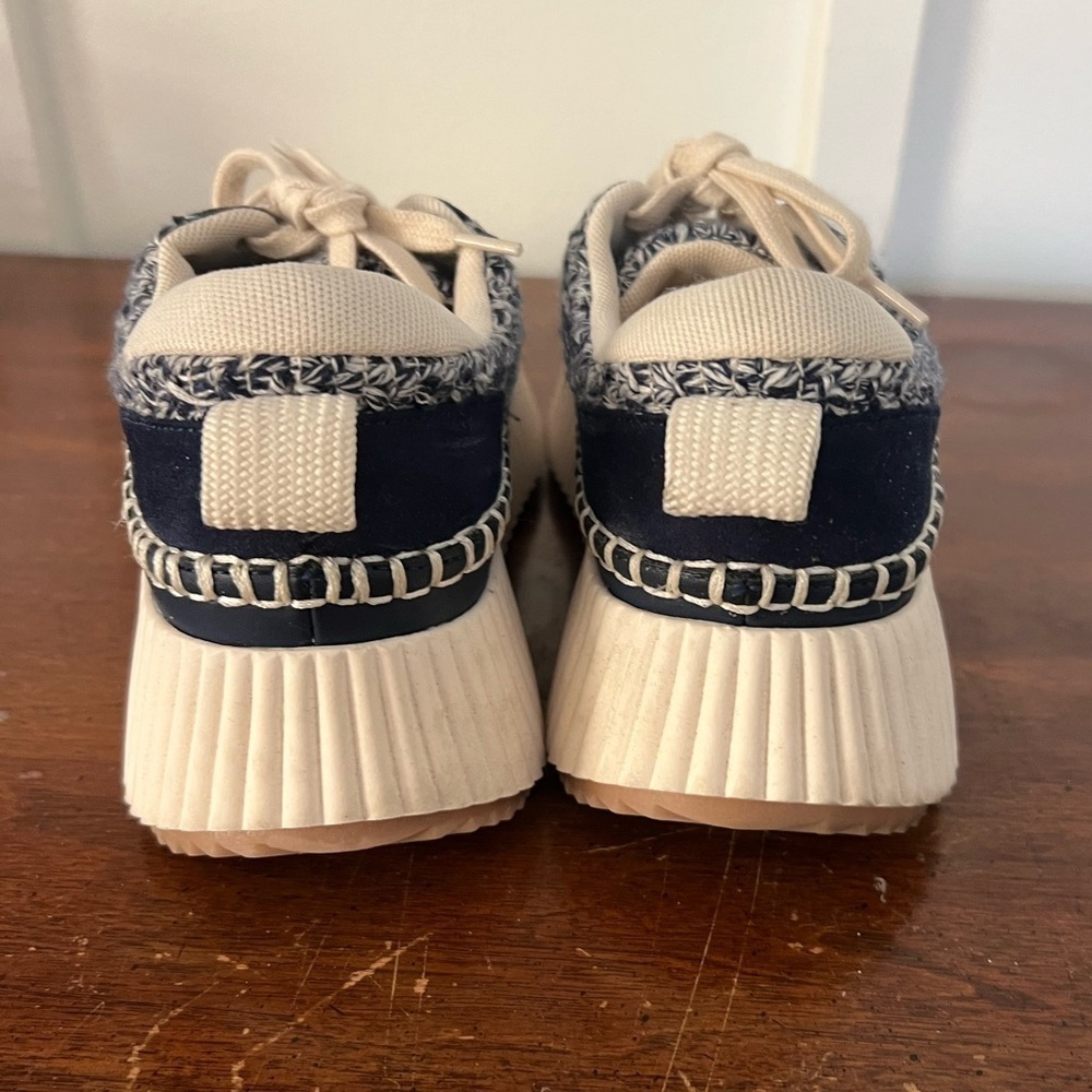 Dolce Vita Dolden sneakers size 7.5 in excellent condition blue and cream - Picture 3 of 8